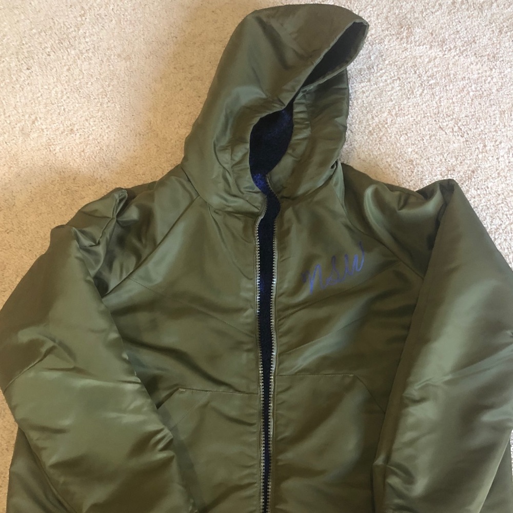 Nike Sportswear Jacket with hood . Reversible !